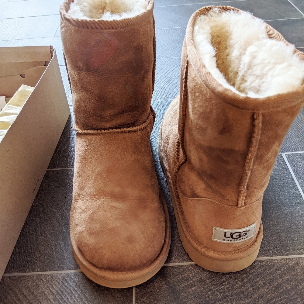 UGG Boots (size 6 big kid/size 7 women)